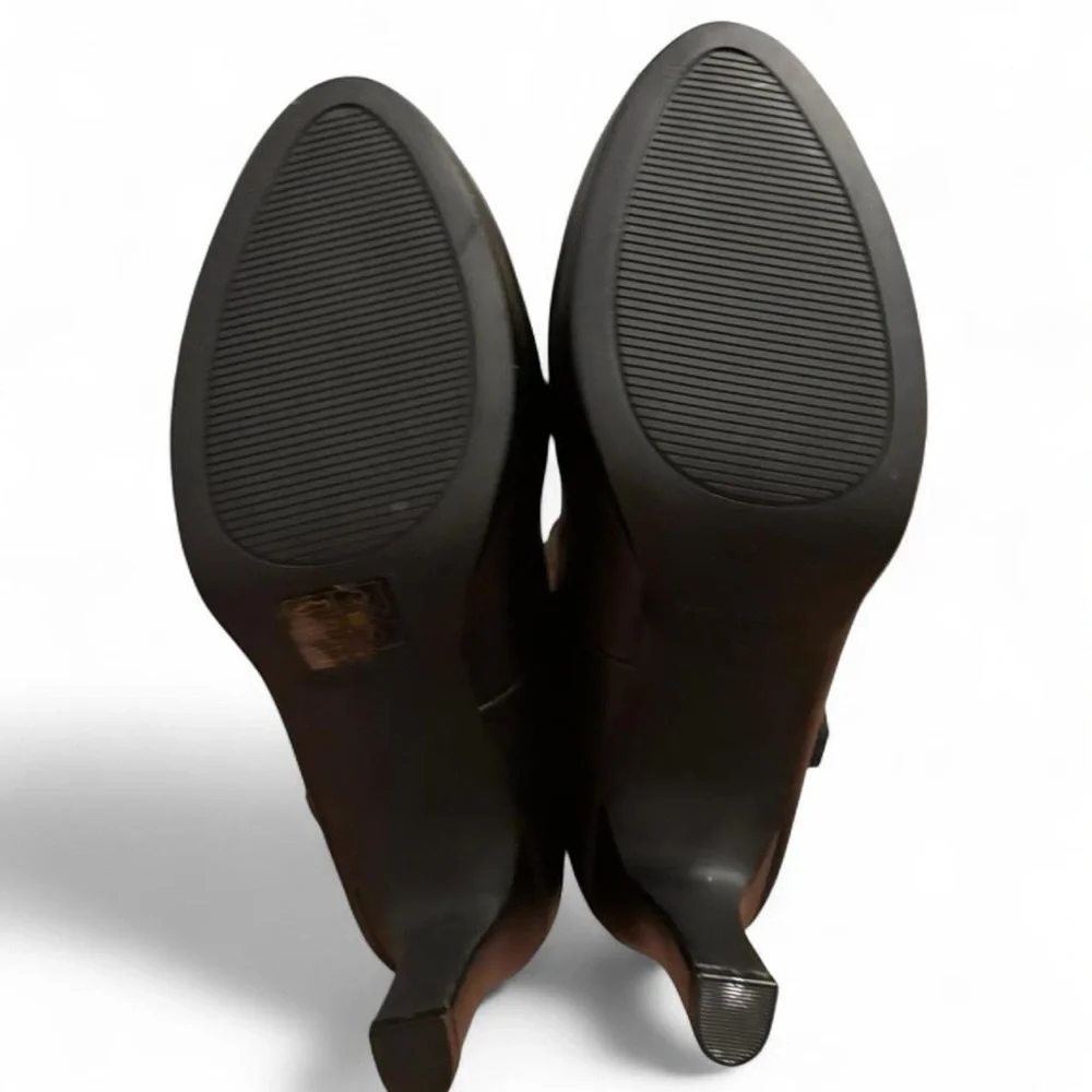 New Adorable faux leather black Maryjane heels 7‎